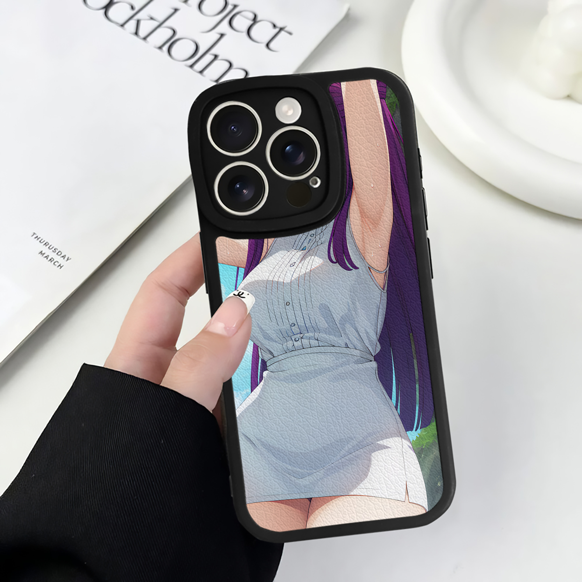 （画像用） 葬送のフリーレン Frieren 【iPhone 16シリーズ対応】シリコンスマホケース（レザー調） 材質：シリコン